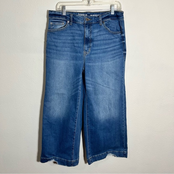 NWT Torrid Women's Blue wide leg cropped high rise vintage stretch sz 10 jeans - Picture 2 of 8